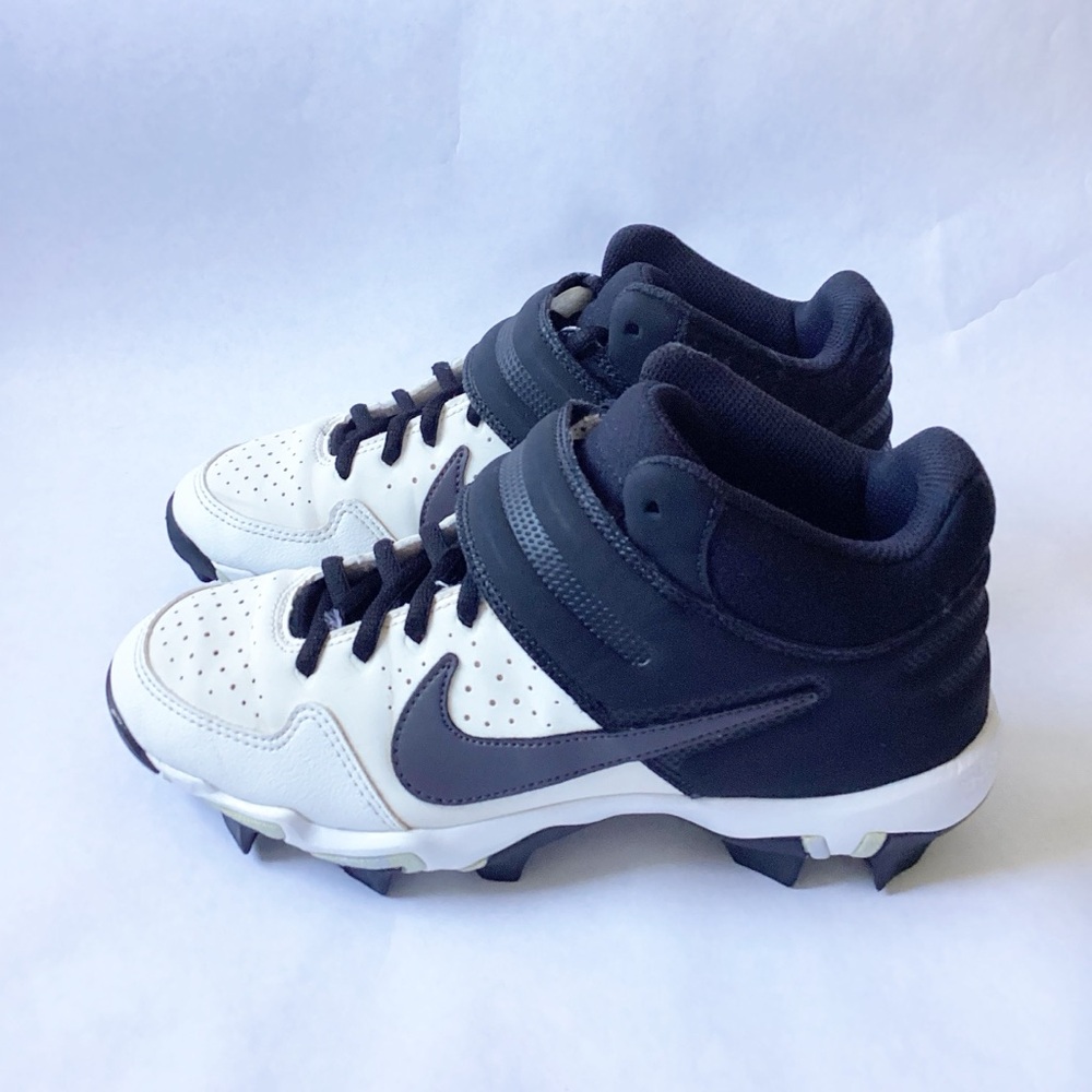 Nike Kids Black and White Alpha Huarache Varsity Cleats 6Y